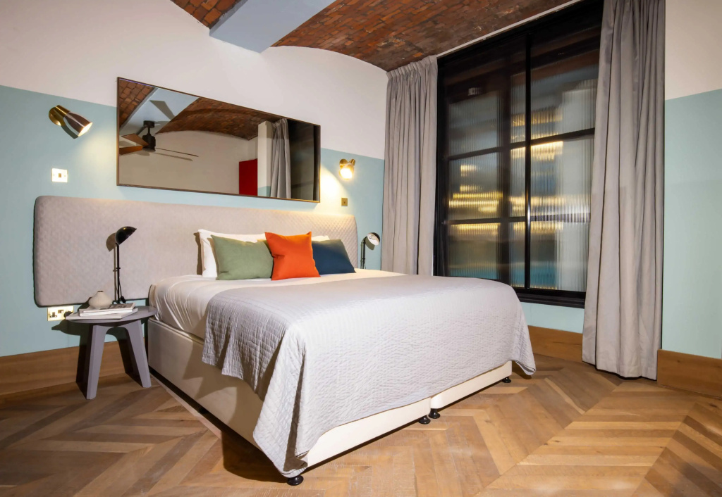 (No Window) Double room (full double bed)