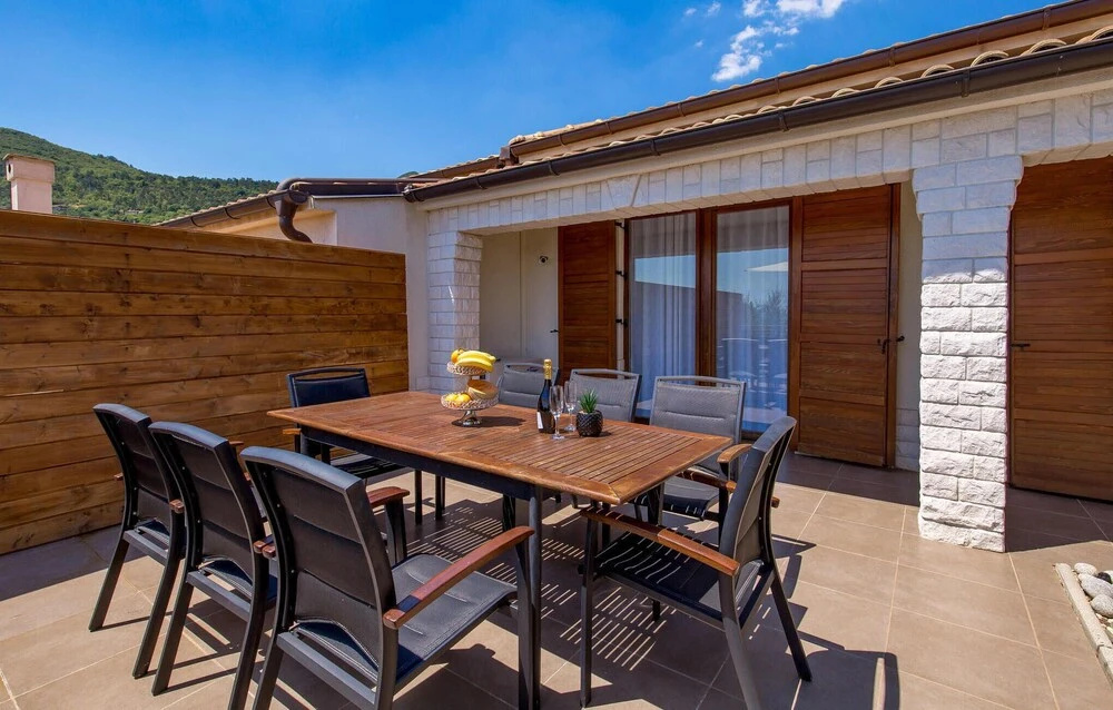 Stunning Home in Veprinac With 4 Bedrooms and Wifi