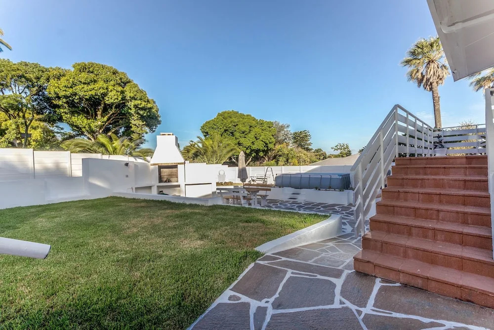 Nassau Crescent by CTHA