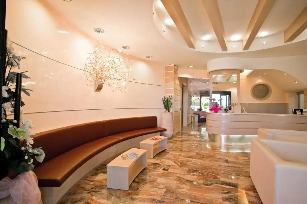 Lobby & Reception