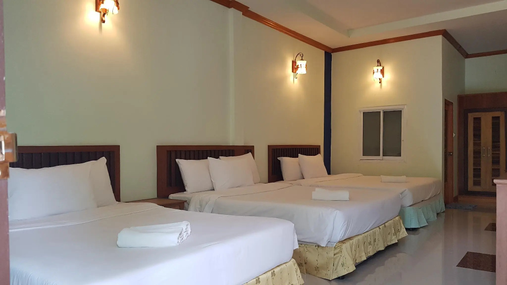 Standard Sextuple room with river view
