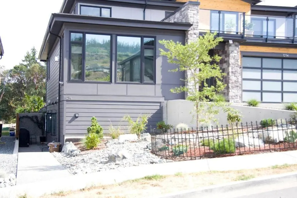 M&M's Maple Bay Mountain Guesthouse
