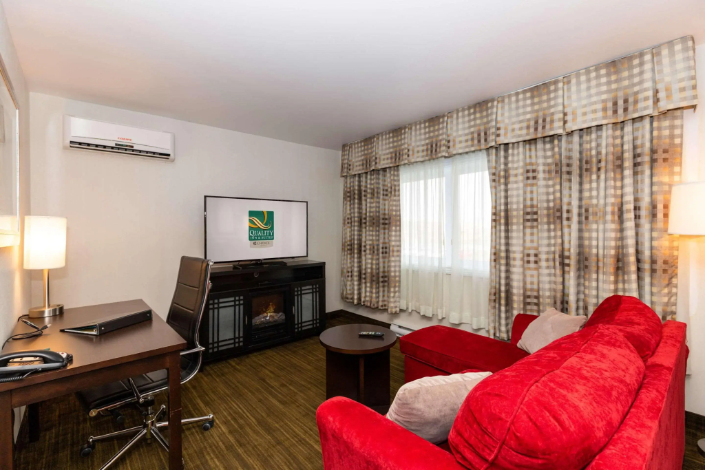 Quality Inn & Suites - фото 46