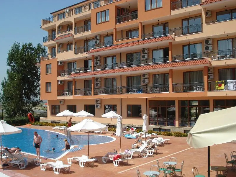 Happy Aparthotel & Spa