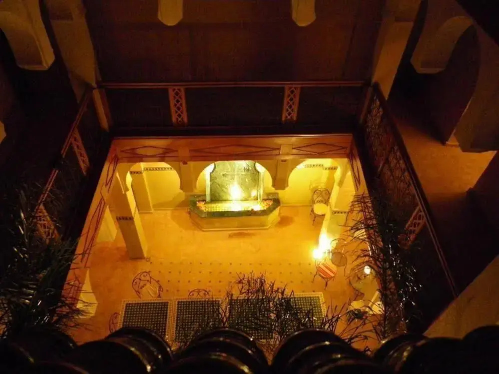 Lobby & Reception