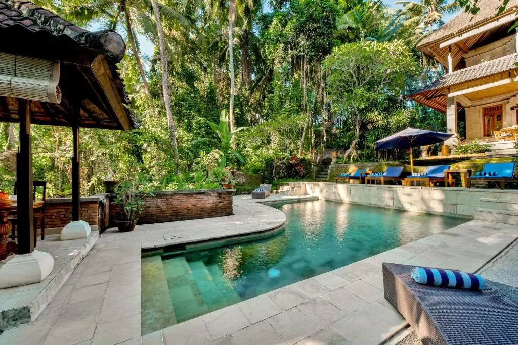 Standard Double room with pool view (full double bed)