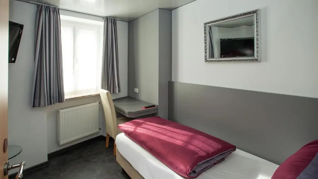Economy room