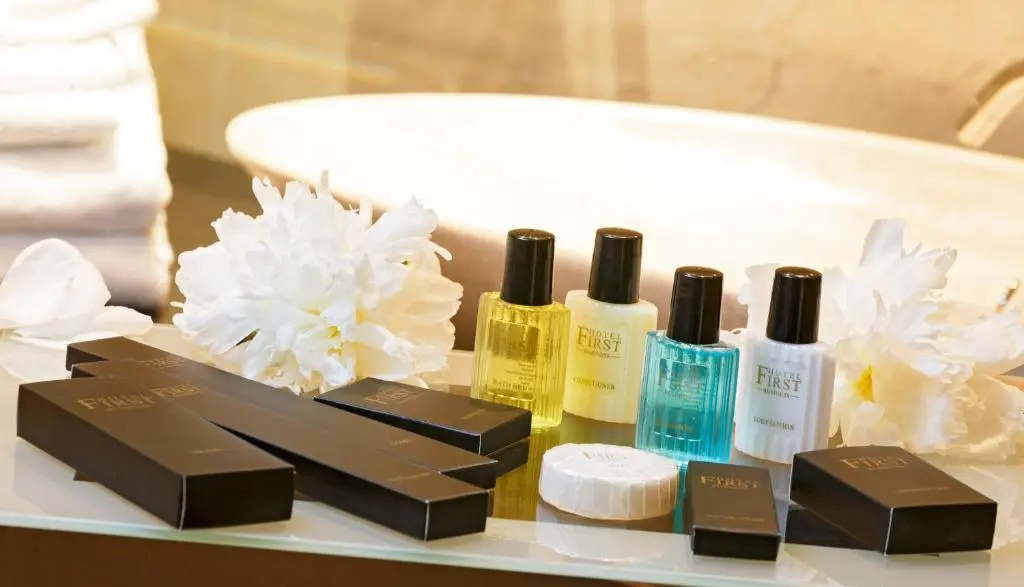 Business Hotel First - Chambres