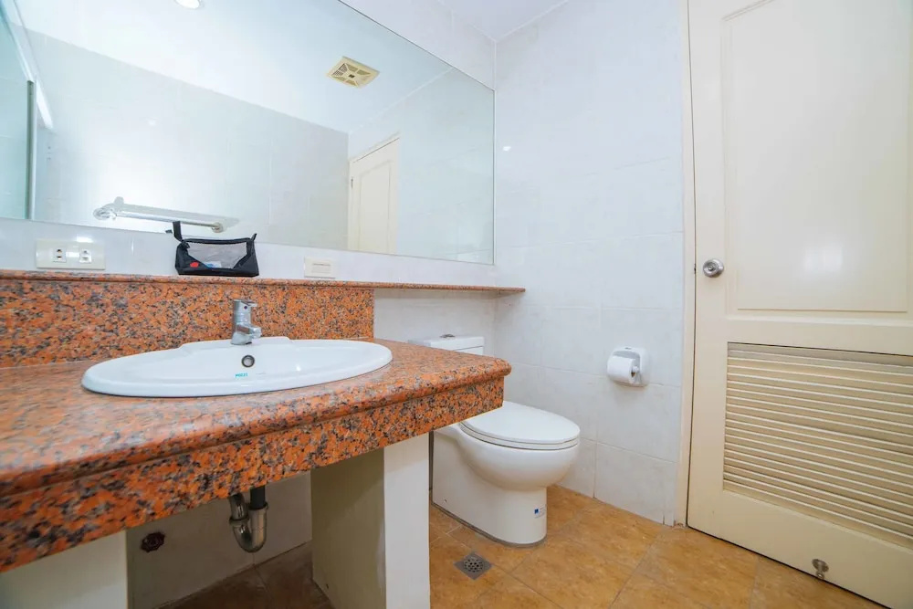 RedDoorz Premium @ Korea Town Angeles City - фото 8