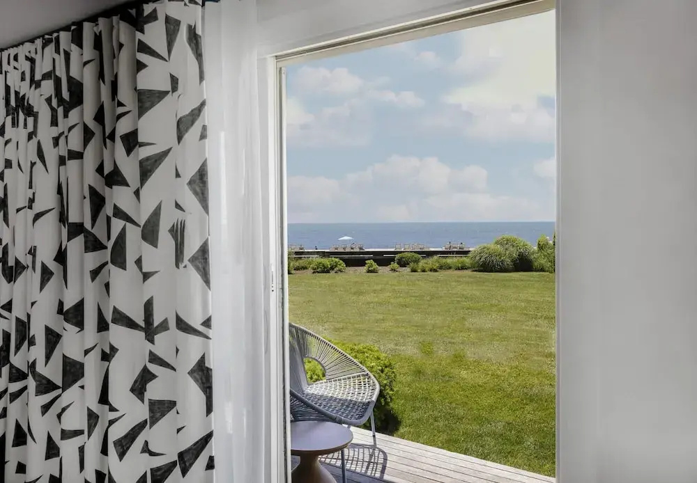 Standard Quadruple room with view