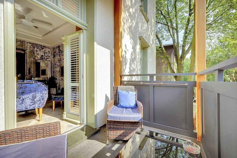 Balcony & Terrace