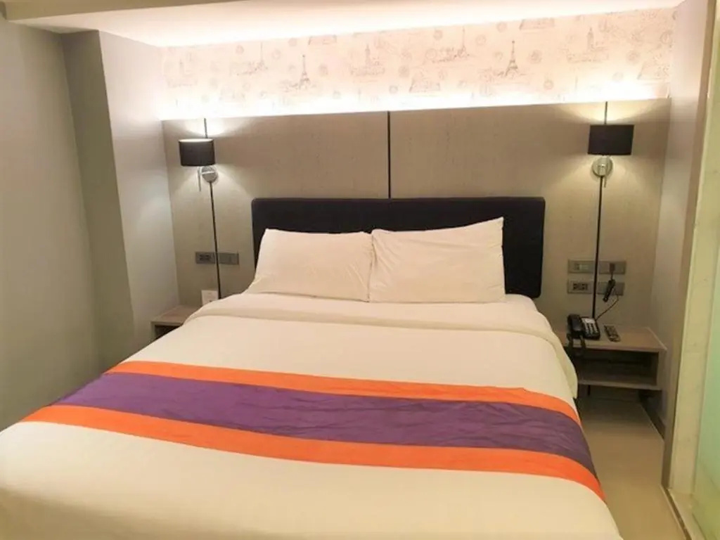 Superior (No Window) Double room (full double bed)
