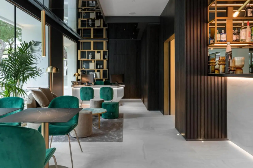 We Me Suite Hotel