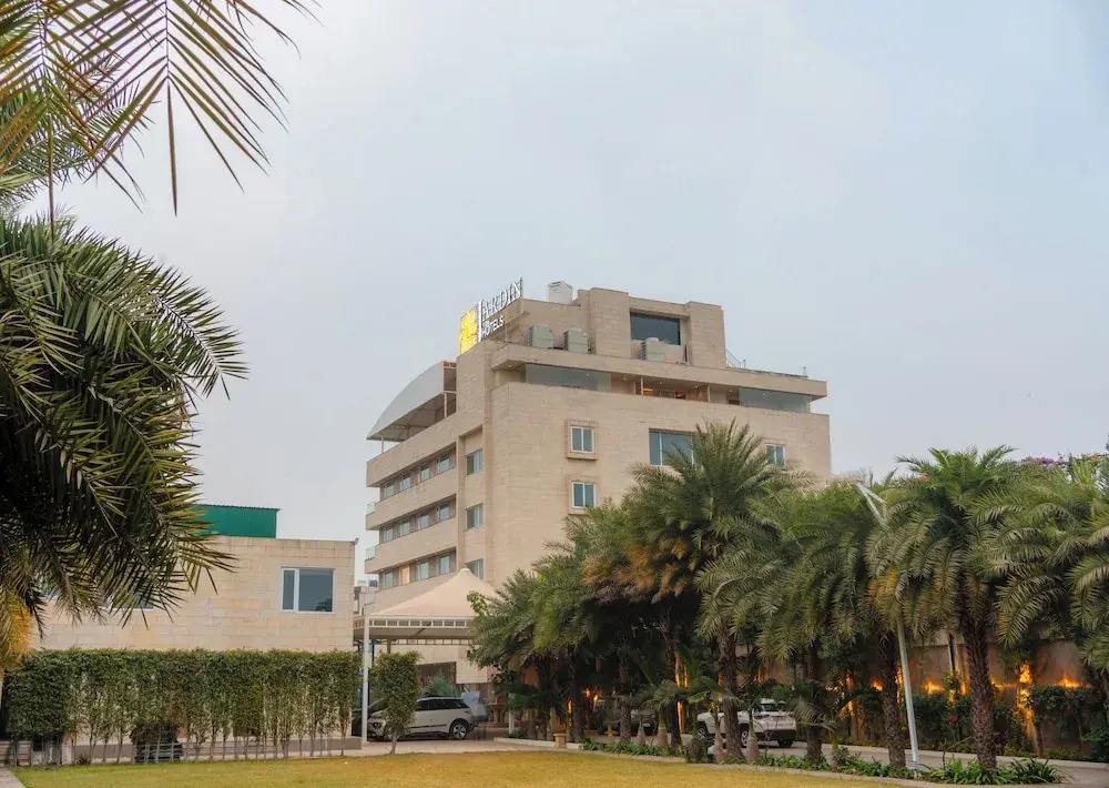 Jardin hotels teen imli