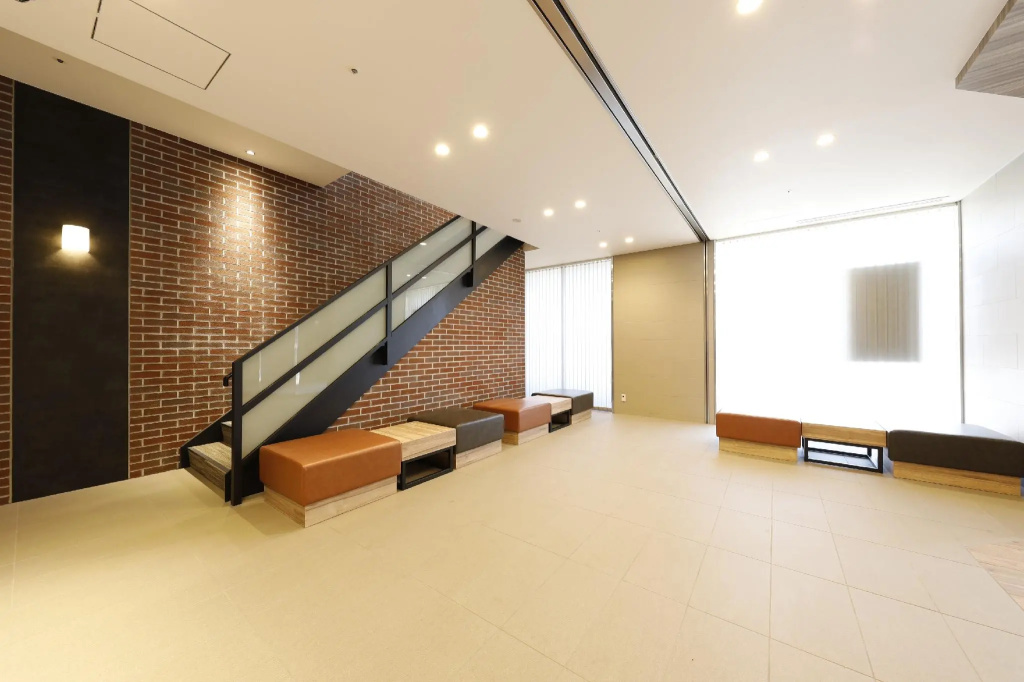 Lobby & Reception