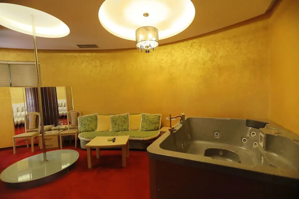 Hotel Gjuta - Général