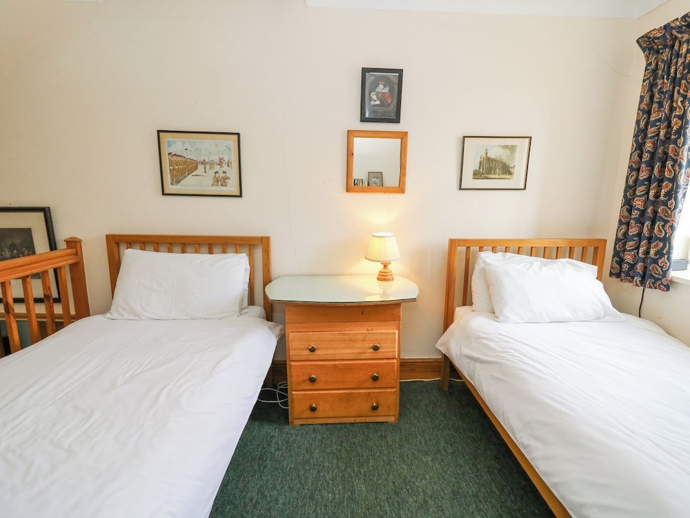 Plas Pontfaen — 3