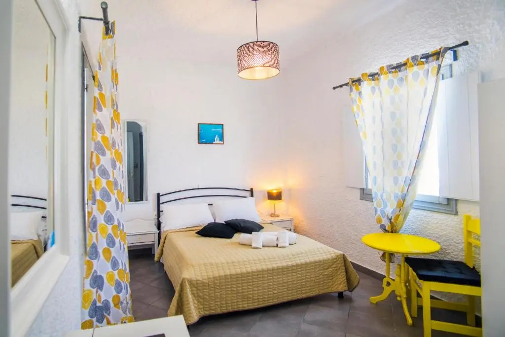 Standard Double room with mountain view (full double bed)