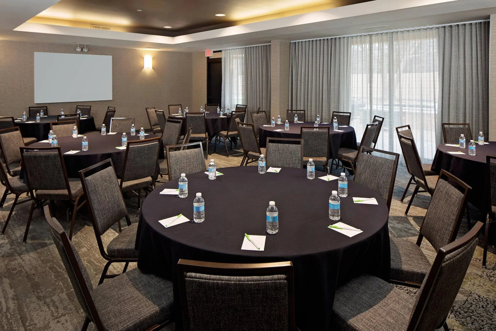 Courtyard by Marriott Richmond Airport - Général