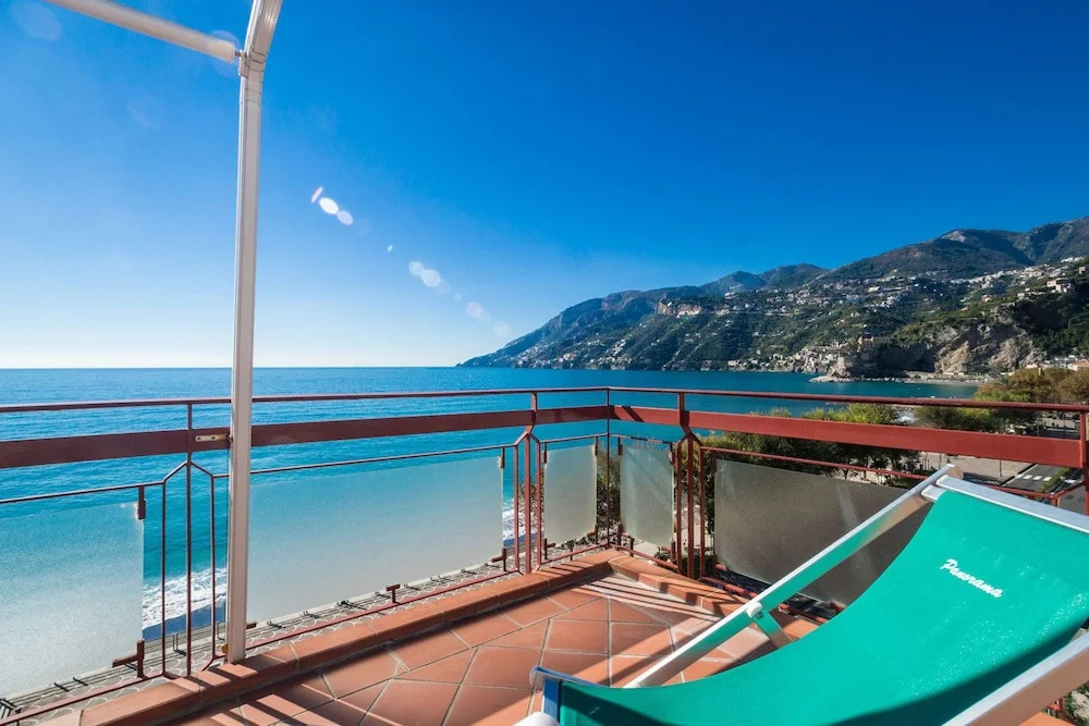 Beach & Waterfront