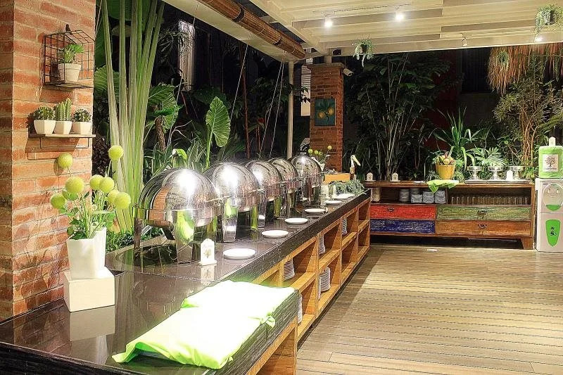 V Hotel & Residence by ZEN Rooms - фото 17