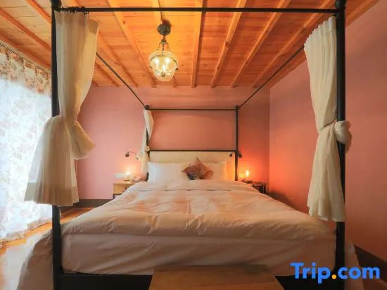 Standard Double room with balcony (full double bed)