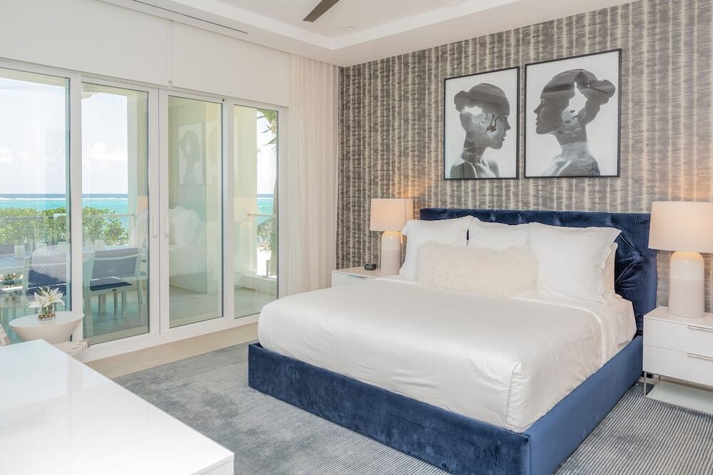 Club Suites at Rum Point Club Residences by null