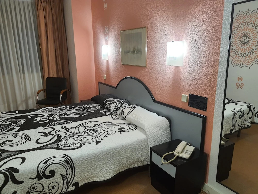 Economy Double room (twin beds)