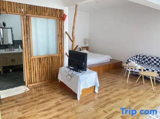 Standard Double room with garden view (full double bed)