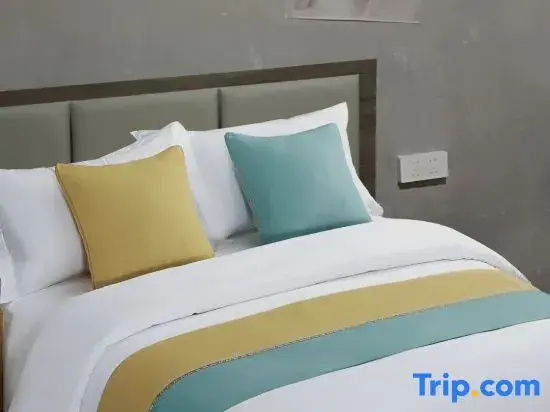 Deluxe Double room (full double bed)