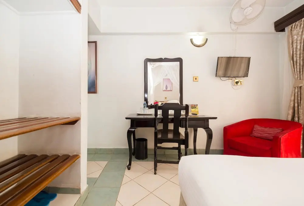 Standard Double room with balcony (full double bed)