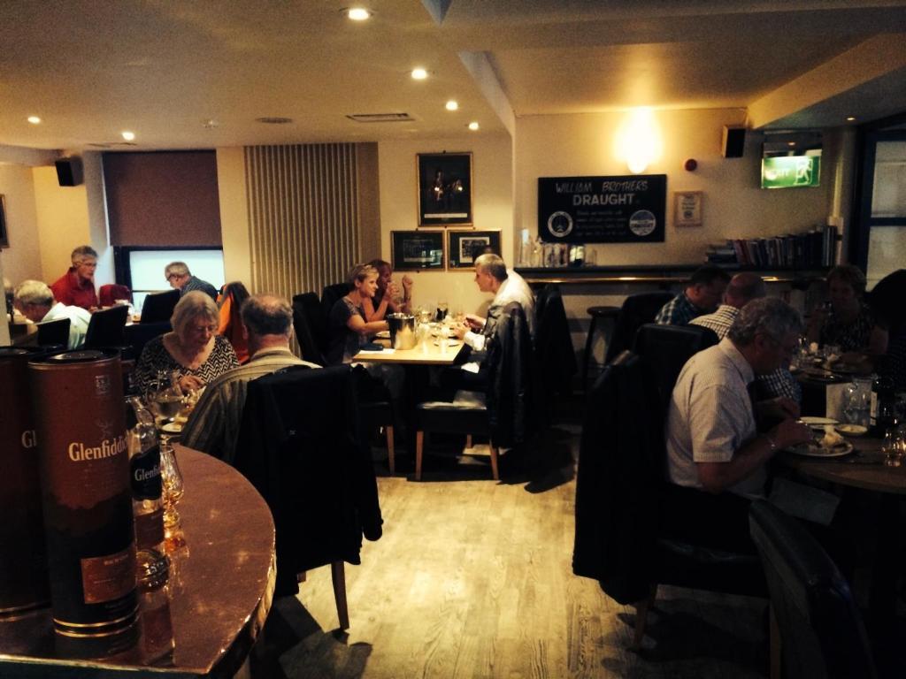 The Pipers' Tryst by null