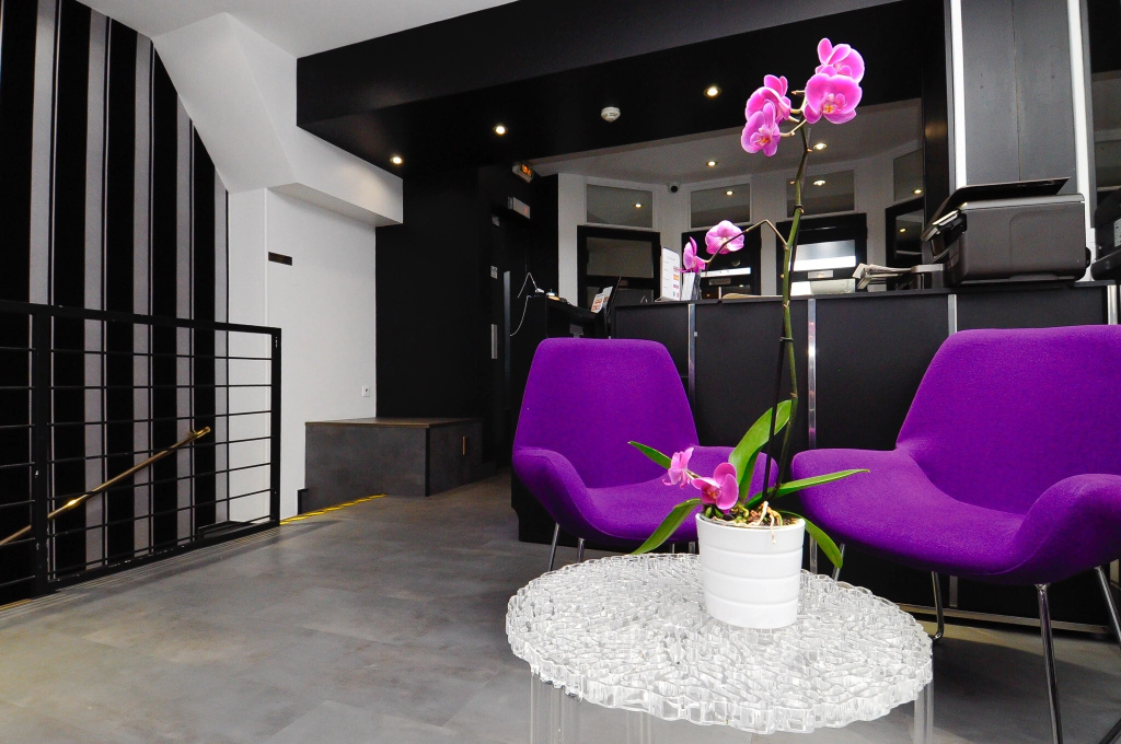 Lobby & Reception