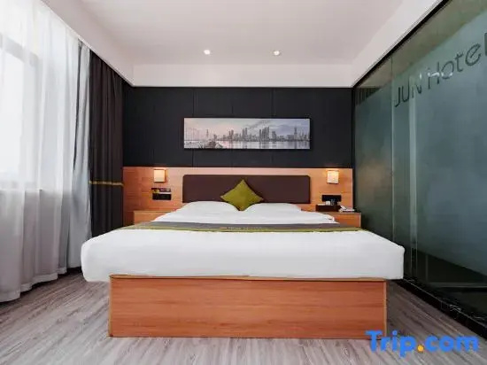 Business Double room (full double bed)