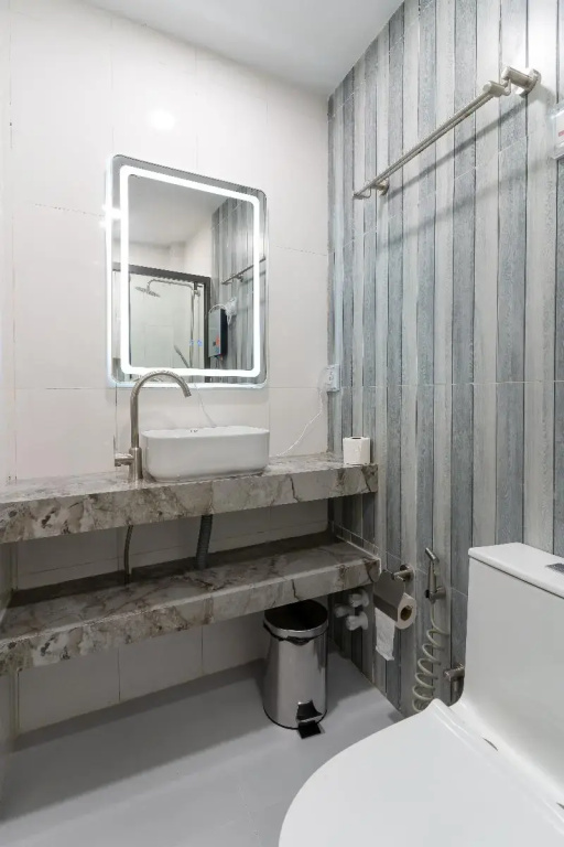 Deluxe Double room (full double bed)