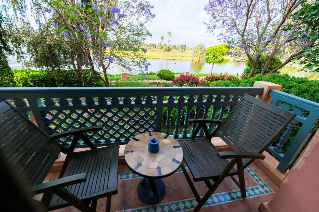 Suite with lake view