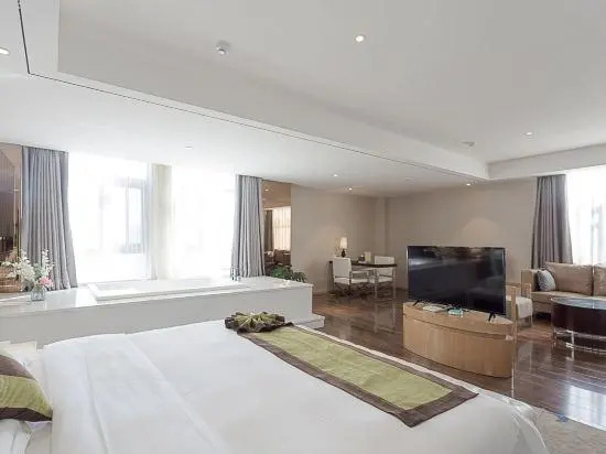 S International Hotel — фото 2