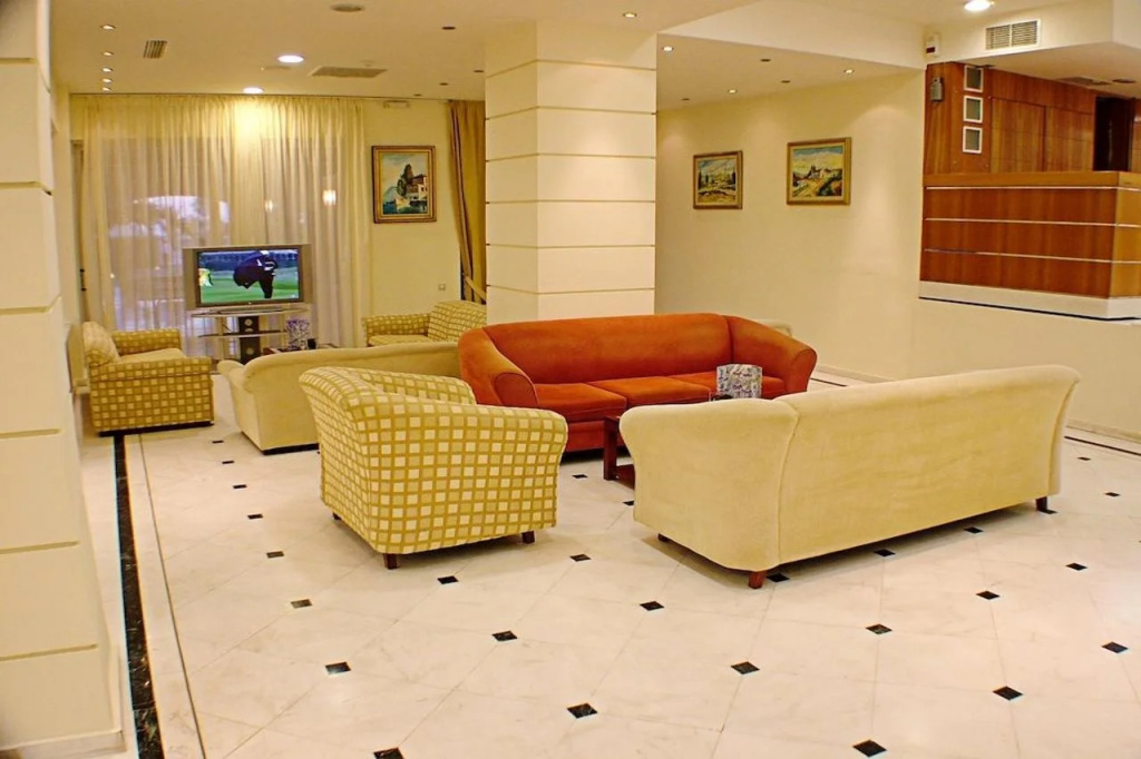 Lobby & Reception