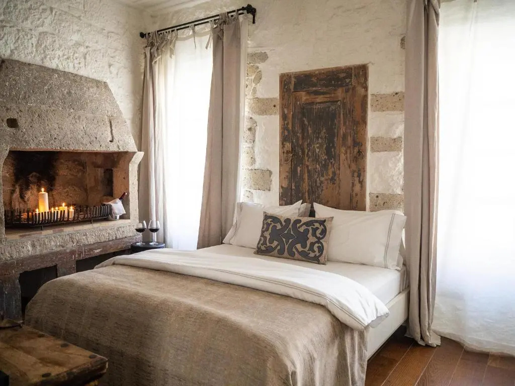 Classic Double room (full double bed)