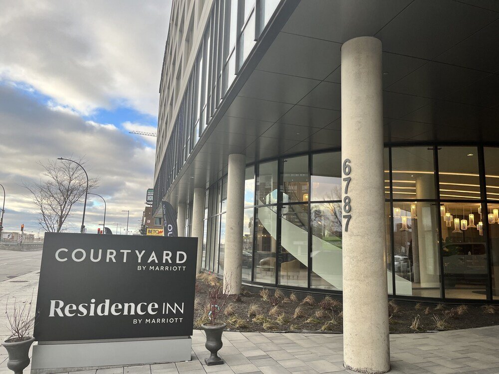 Courtyard Montreal Midtown image