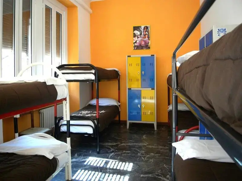 Bed in Dorm (4 bunk beds)