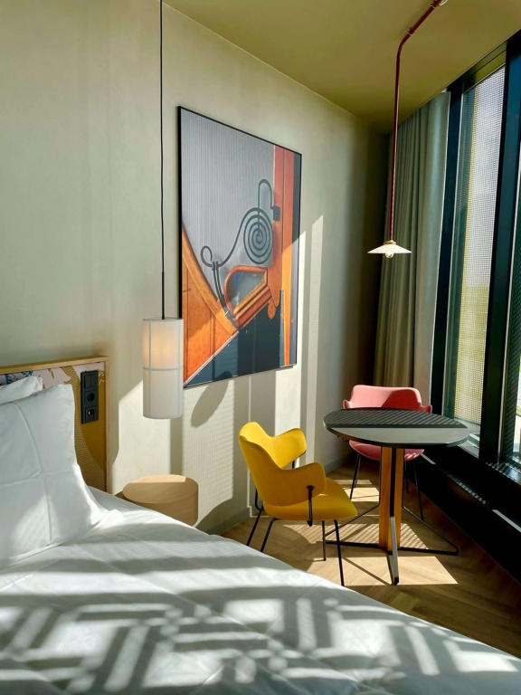 Deluxe Double room (full double bed)