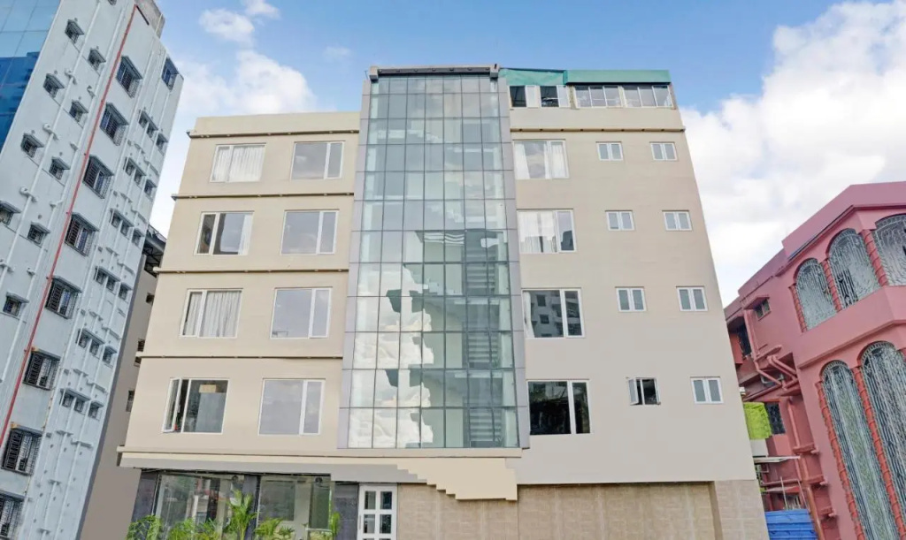 Treebo Premium The Crystal, Chinar Park