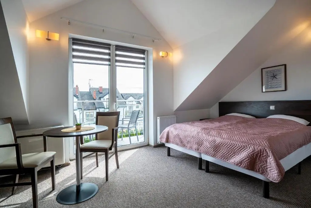 Standard Double room with balcony (full double bed)