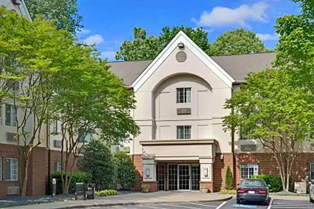 Candlewood Suites Kansas City-Overland Park