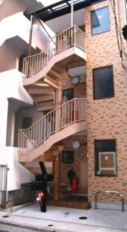 Hosei Apartment 201
