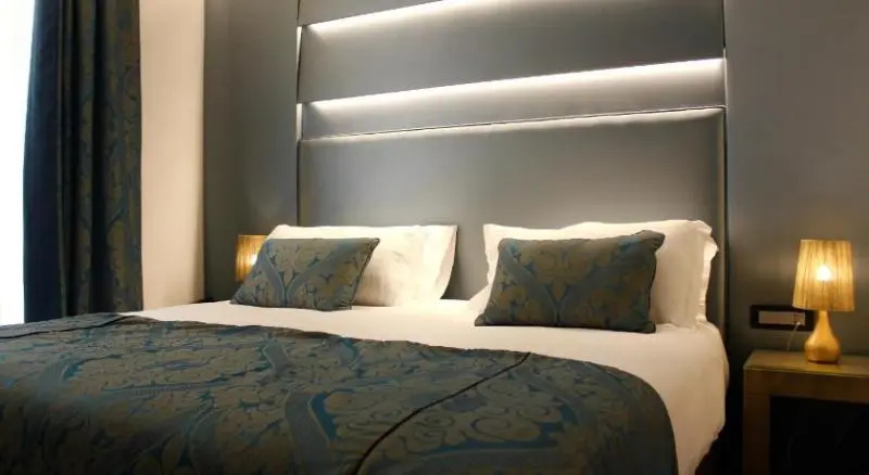 Standard Double room with balcony (full double bed)