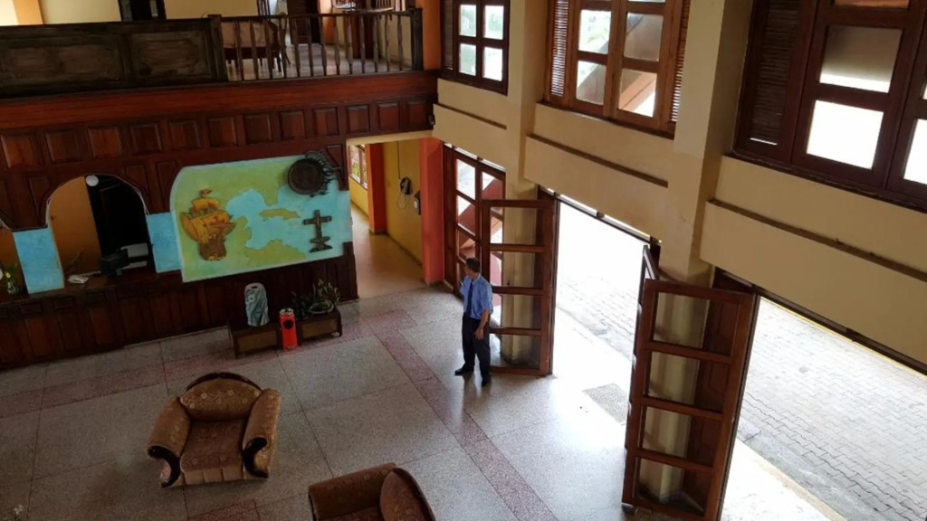 Lobby & Reception