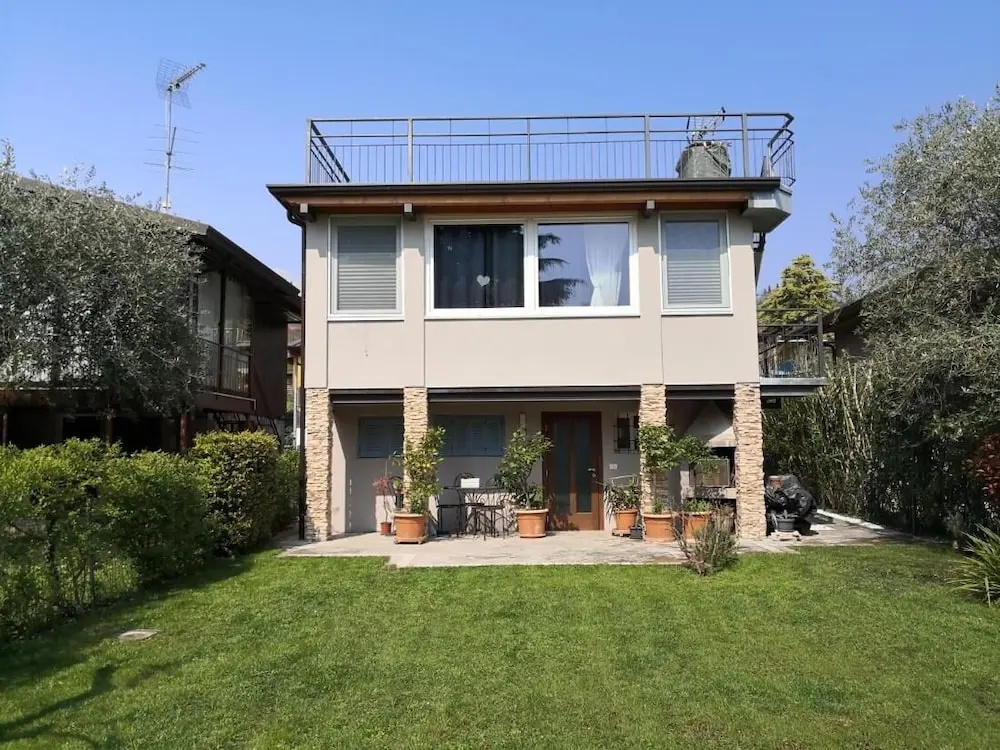 Open Space in the Village With Direct Access to the Beach