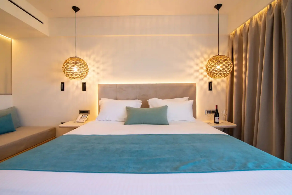 Executive room with mountain view
